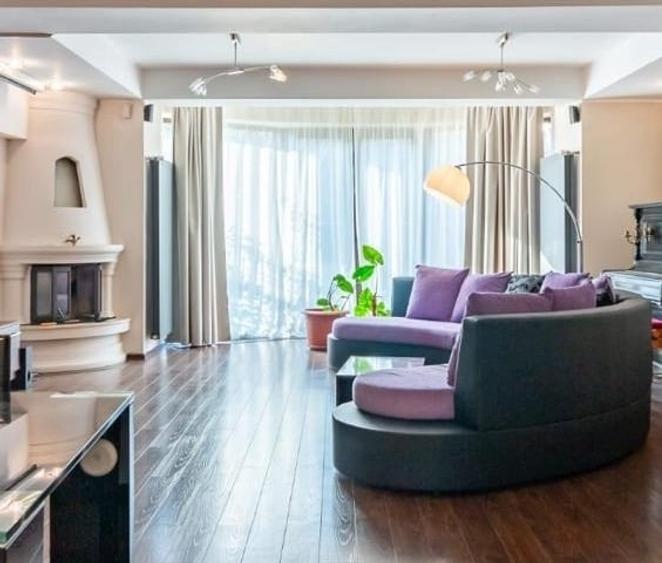 Casă individuală cu 7 camere cu Garaj în Nord