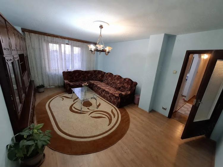 Apartament cu 4 camere decomandat în Mircea cel Bătrân
