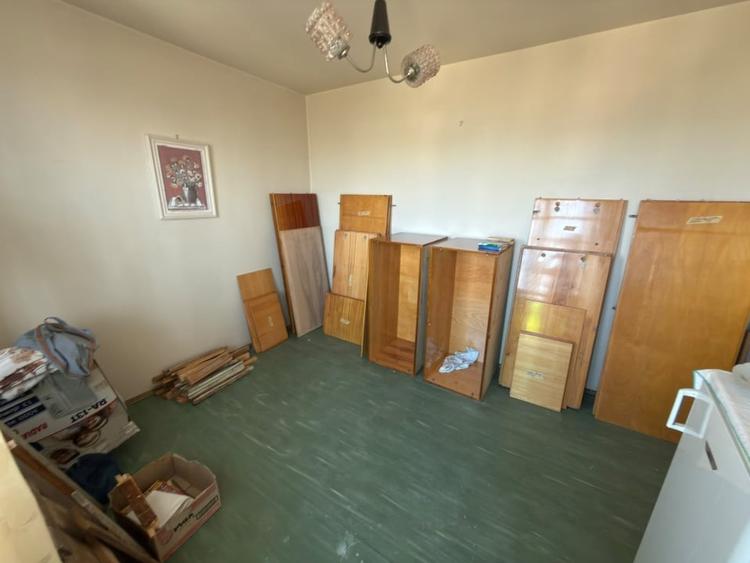 Apartament cu 3 camere semidecomandat în Andrei Mureșanu