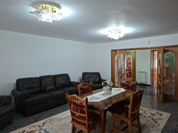 Casă individuală cu 6 camere cu Teren 934 Mp în Otopeni