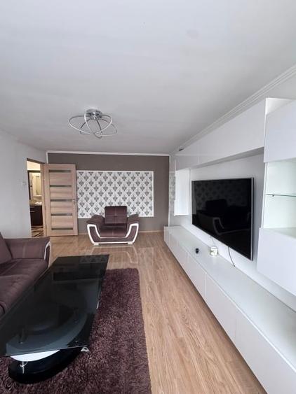 Apartament cu 3 camere decomandat Rovine - 1