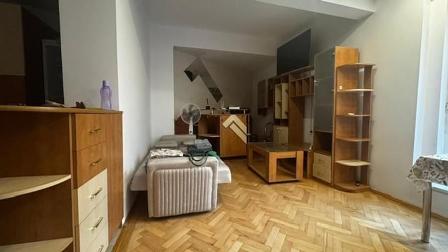 Apartament cu 2 camere decomandat în Universitate