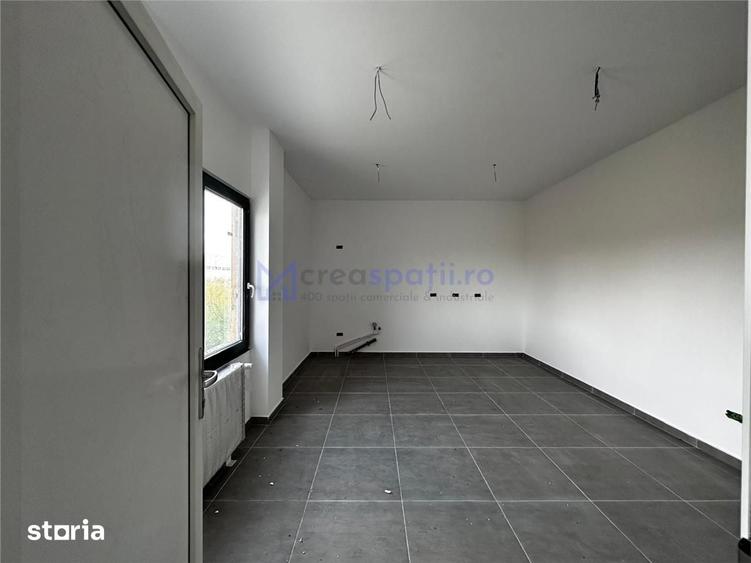 Spațiu comercial, de 2,300 mp, în Miroslava