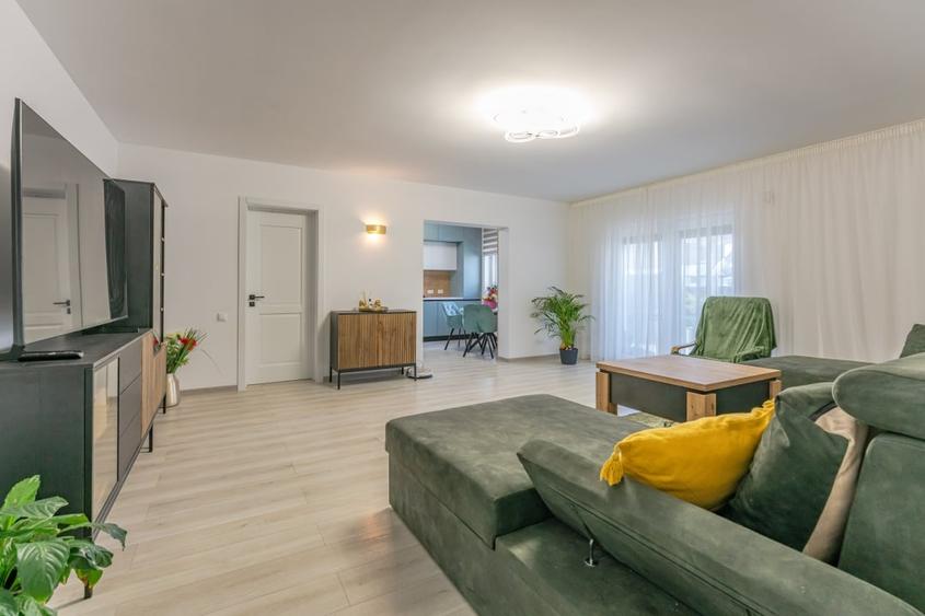 Casă individuală cu 5 camere cu Teren 652 Mp în Hărman