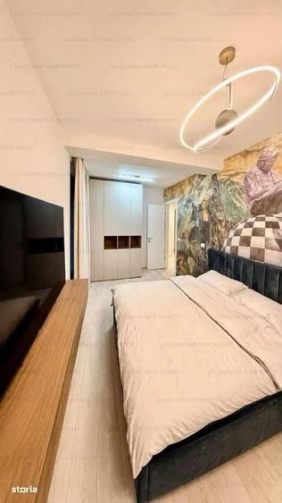 Apartament cu 3 camere decomandat în Tractorul