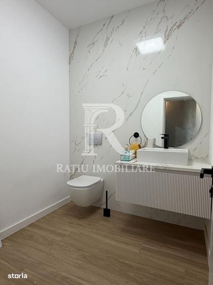 Casă cu 4 camere în Sânmartin