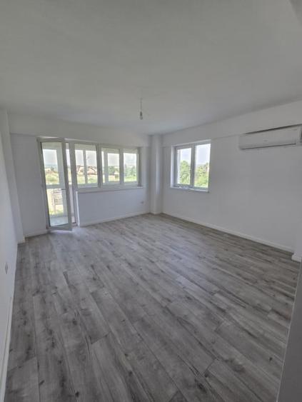 Apartament cu 3 camere decomandat în Gherăiești