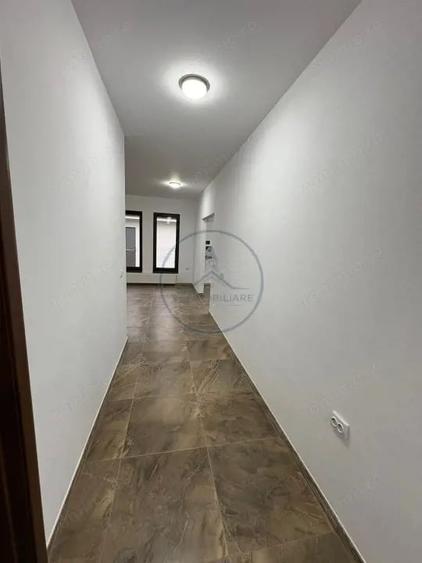 Casă cu 3 camere cu Canalizare în Central