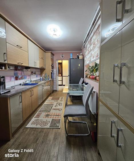Apartament cu 4 camere în Ultracentral