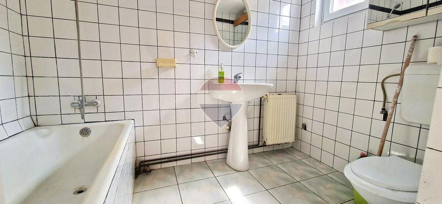 Casă individuală cu 4 camere cu Teren 299 Mp în Șega