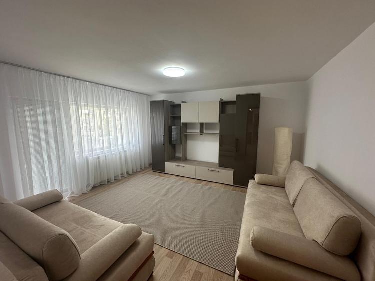 Apartament cu 2 camere decomandat, mobilat în Vitan Mall