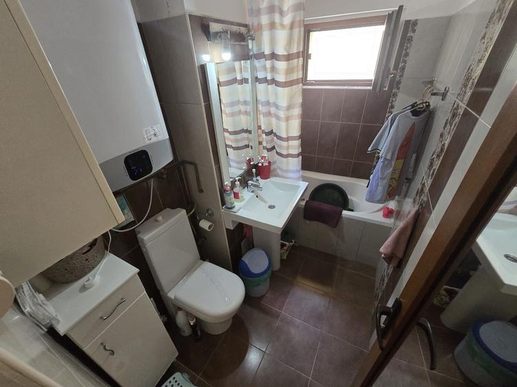 Apartament cu 2 camere semidecomandat, mobilat în Girocului