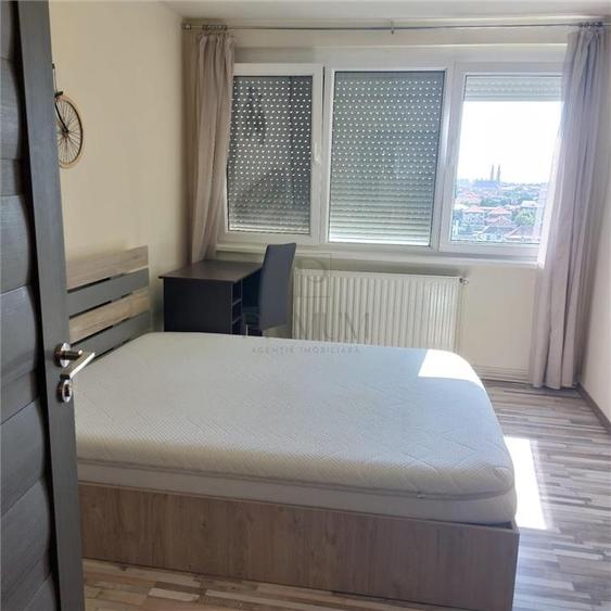 Apartament cu 3 camere decomandat în Complex Studențesc