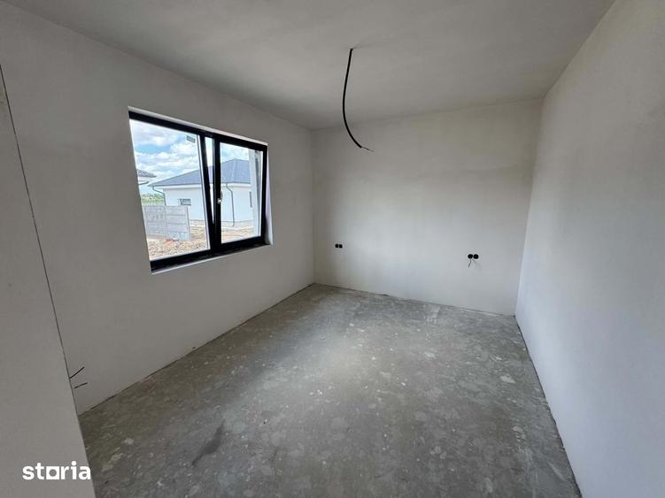 Casă cu 3 camere cu Teren 370 Mp în Odoreu