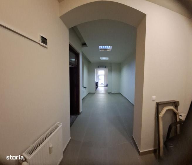Spațiu comercial, de 64 mp, în Central
