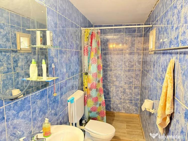 Casă cu 3 camere cu Teren 710 Mp în Central