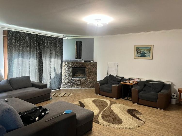 Casă cu 3 camere în Săsar