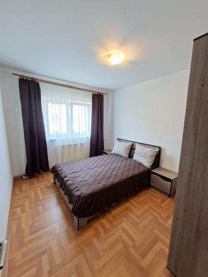 Apartament cu 4 camere decomandat în Astra
