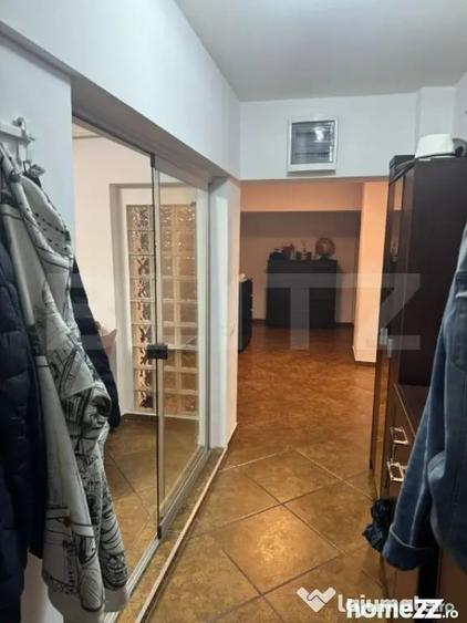 Apartament cu 4 camere decomandat în Cetate