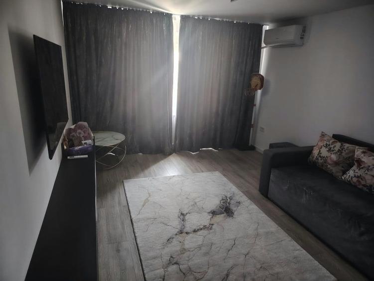 Apartament cu 3 camere decomandat în Buzaului