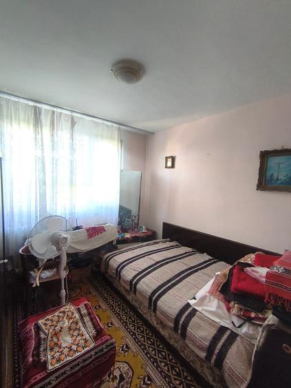 Apartament cu 3 camere semidecomandat în Theodor Pallady