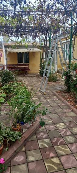 Casă cu 5 camere cu Teren 530 Mp în Central