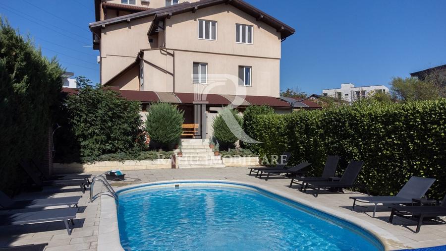 Casă individuală cu 18 camere cu Piscina în Sânmartin