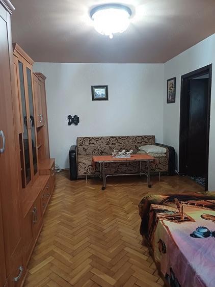 Apartament cu 3 camere decomandat în Complex Studențesc