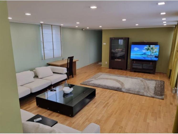 Apartament cu 3 camere decomandat, mobilat în Ultracentral