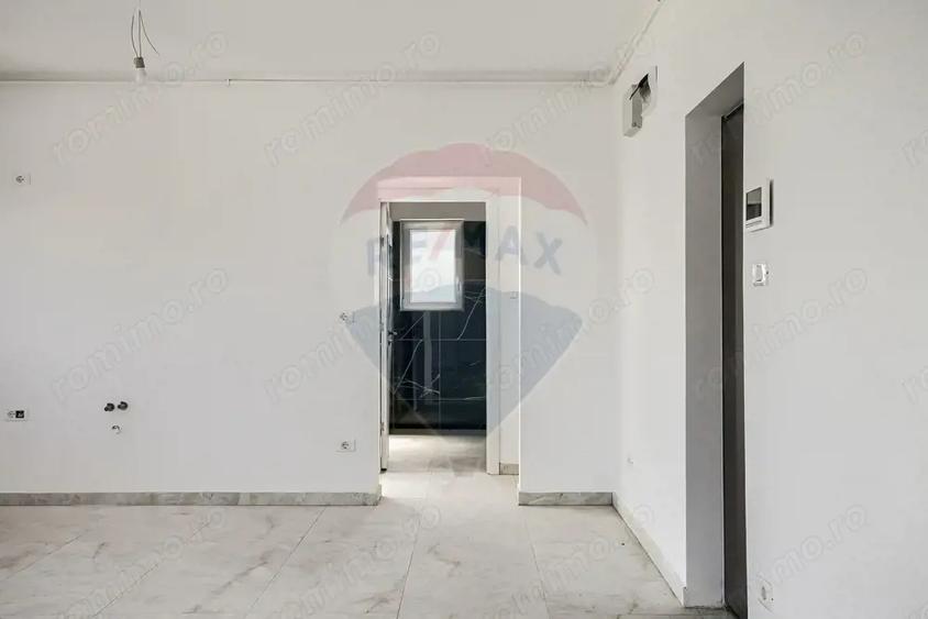Apartament cu 3 camere decomandat în Grădiște