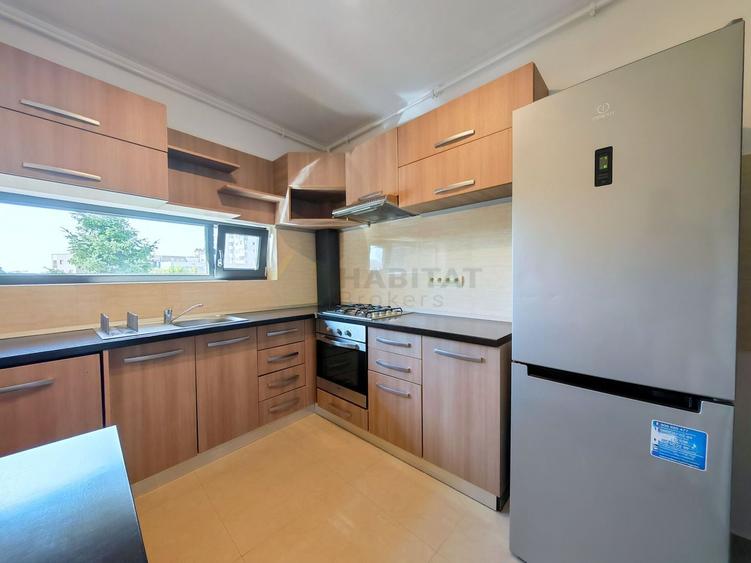 Apartament cu 2 camere decomandat, mobilat în Decebal