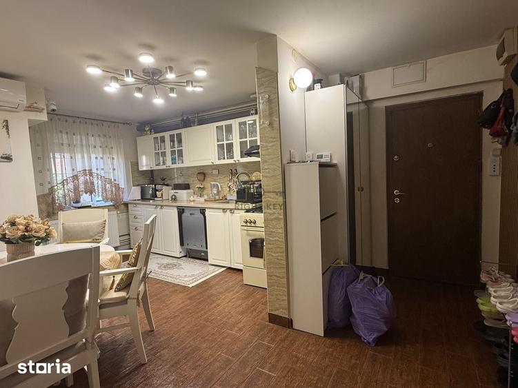 Apartament cu 4 camere decomandat în Central