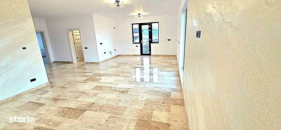 Casă cu 4 camere cu Teren 500 Mp în Central