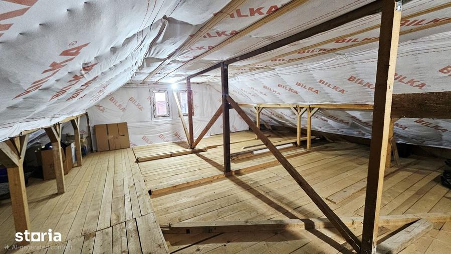 Casă cu 5 camere cu Teren 100 Mp în Central