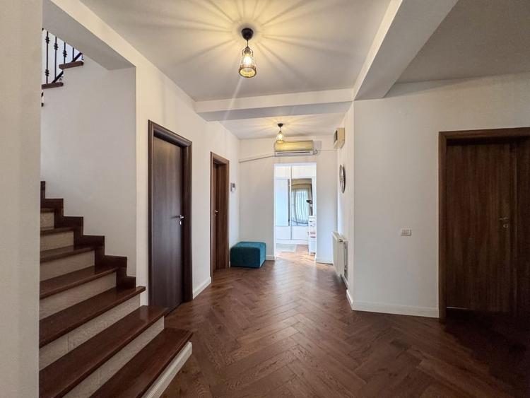 Casă individuală cu 5 camere cu Canalizare în Ovidiu