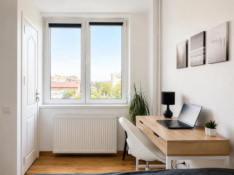 Apartament cu 3 camere decomandat în Romană