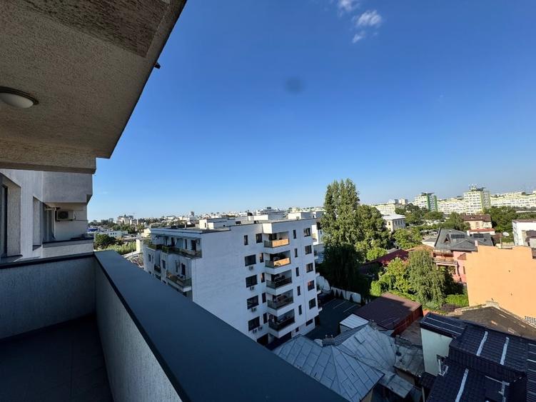 Apartament cu 3 camere decomandat, mobilat în Tineretului