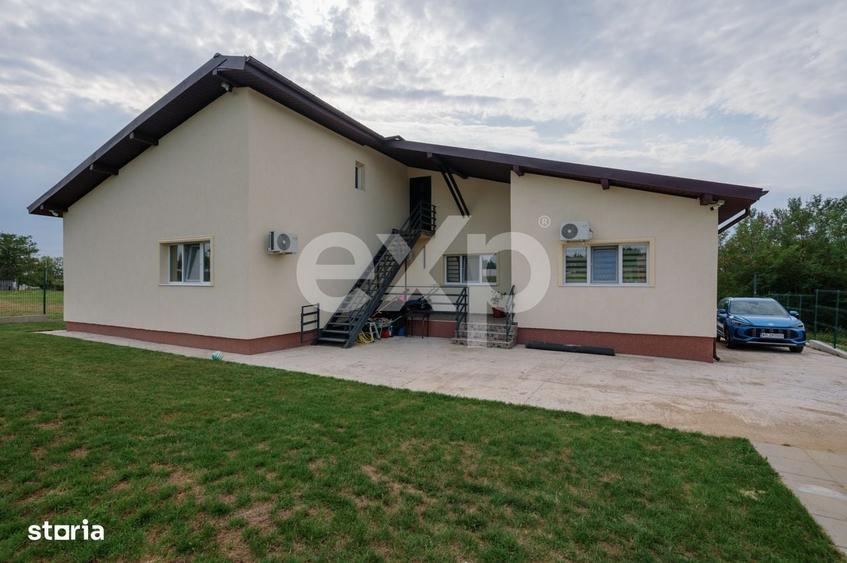 Casă cu 4 camere cu Teren 1014 Mp în Smeura
