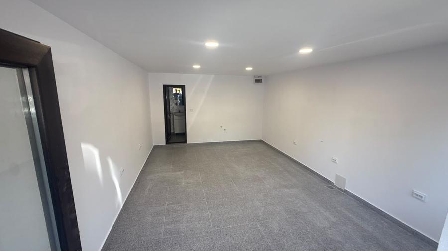 Spațiu comercial, de 22 mp, în Bran