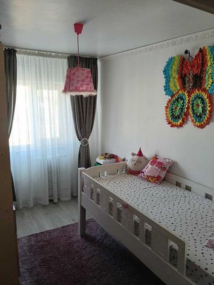 Apartament cu 3 camere decomandat în Canta