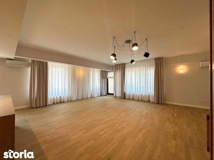 Apartament cu 4 camere în Aviatorilor