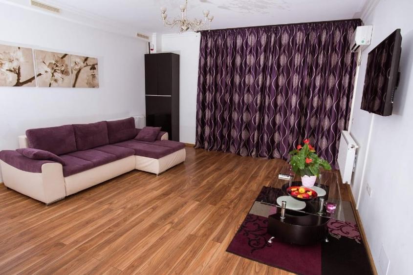 Apartament cu 2 camere decomandat, mobilat în Central