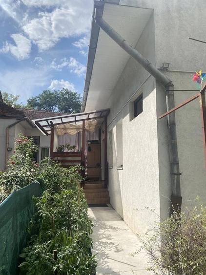 Casă cu Teren 200 Mp în Central