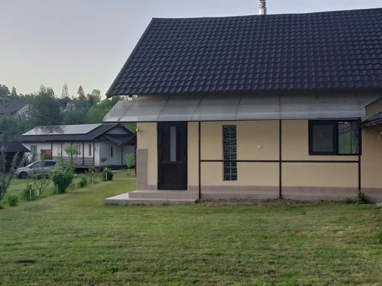 Casă cu 4 camere în Slătioara
