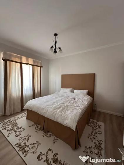 Casă cu 5 camere cu Teren 250 Mp în Central