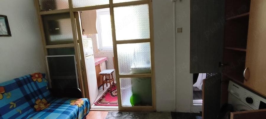 Garsonieră decomandată în Apărătorii Patriei