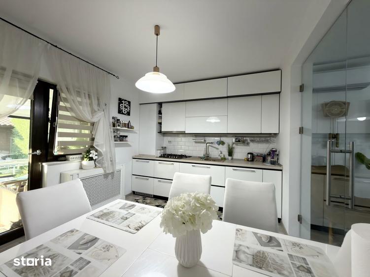Casă cu 4 camere cu Teren 458 Mp în Sânmihaiu Român
