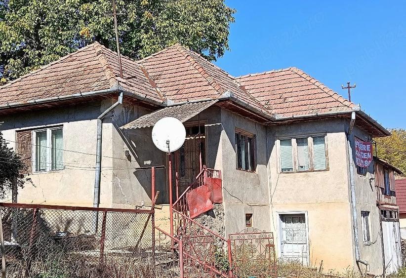 Casă cu 2 camere cu Teren 500 Mp în Zau de Câmpie