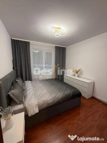 Apartament cu 4 camere decomandat în Central