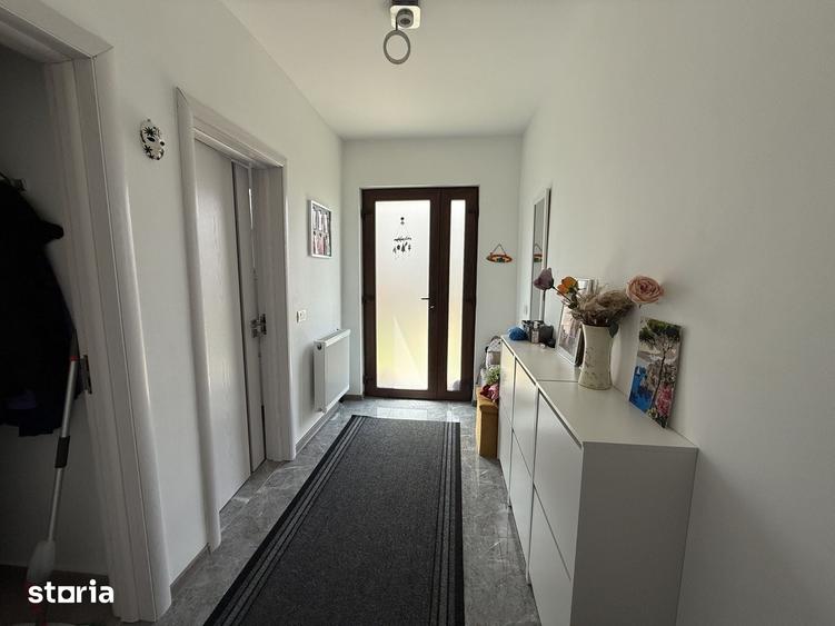 Casă cu 4 camere cu Teren 300 Mp în Tărlungeni